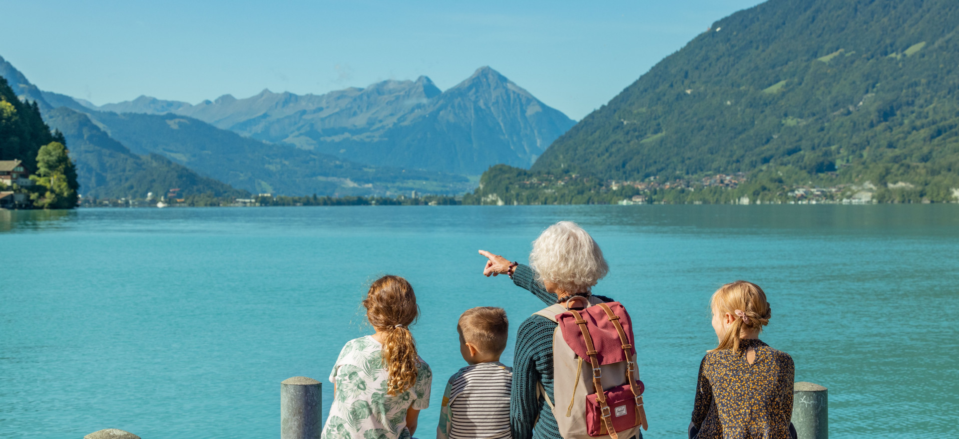 Familie am Steg Iseltwald